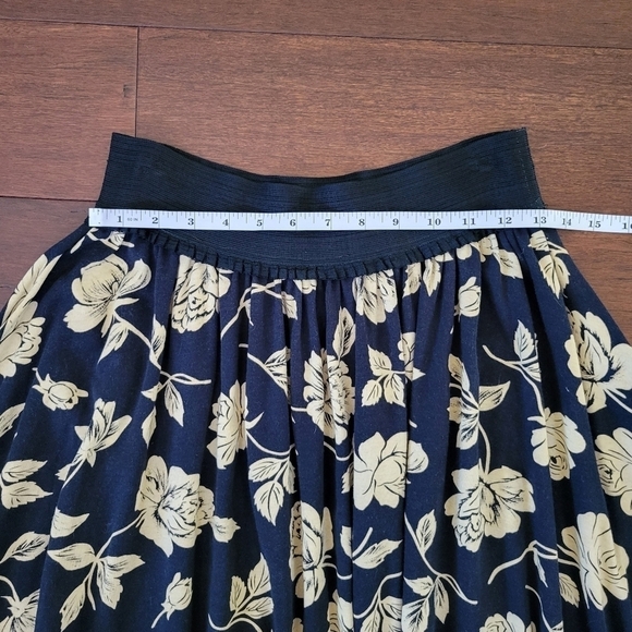 Vtg Adrienne Vittadini Black & Tan Floral High Waist Flared Skirt Womens Size L - Picture 6 of 7